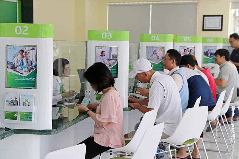 Ngày làm việc của Vietcombank kéo dài từ thời gian nào đến thời gian nào trong ngày?
