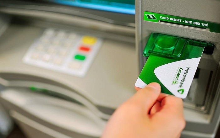 Cách rút tiền từ thẻ ATM Vietcombank như thế nào? 
